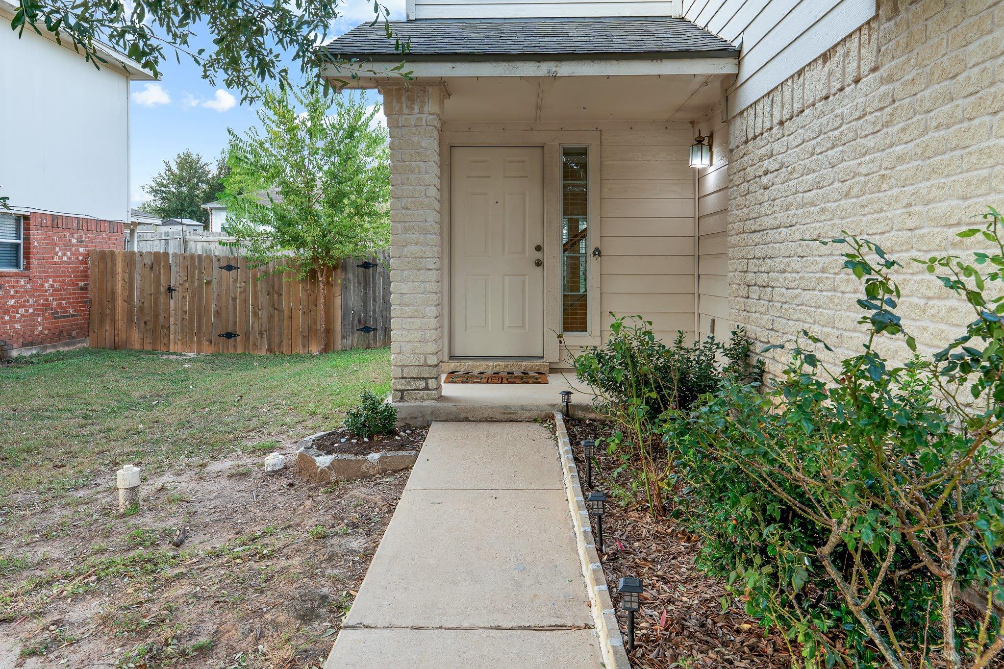 1517 Fern Ridge LN