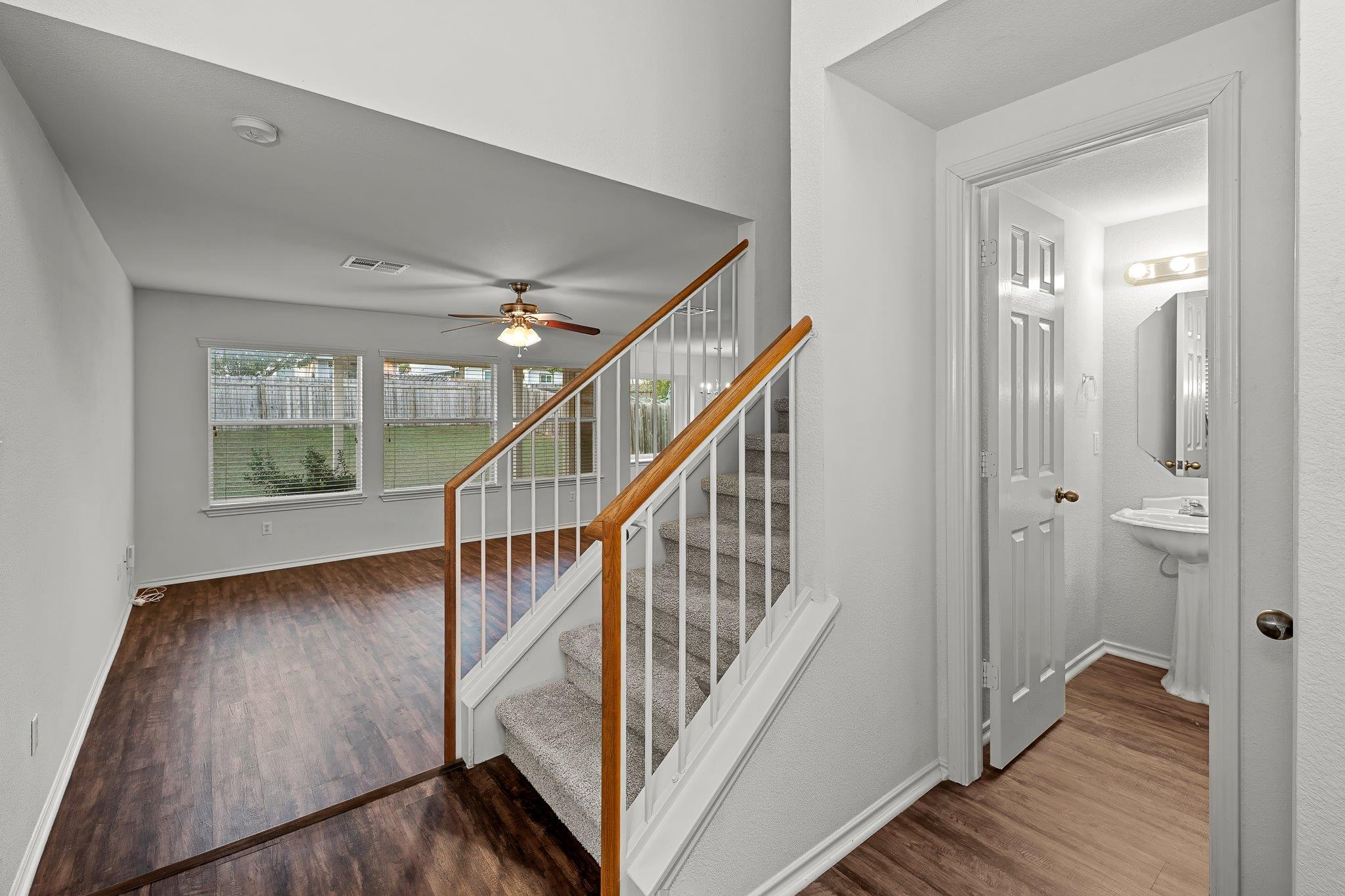 1517 Fern Ridge LN