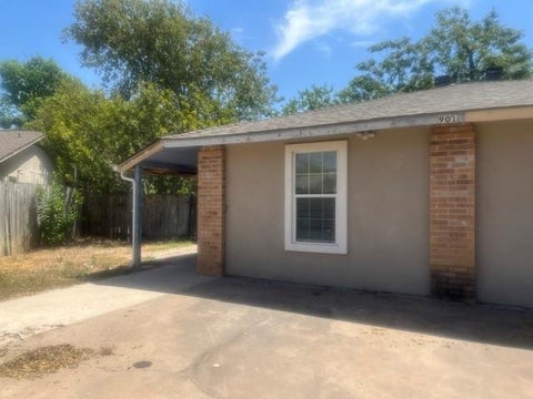 Photo of 901 FIELDWOOD DR #A-B, Austin, TX 78758 (MLS # 8972714)