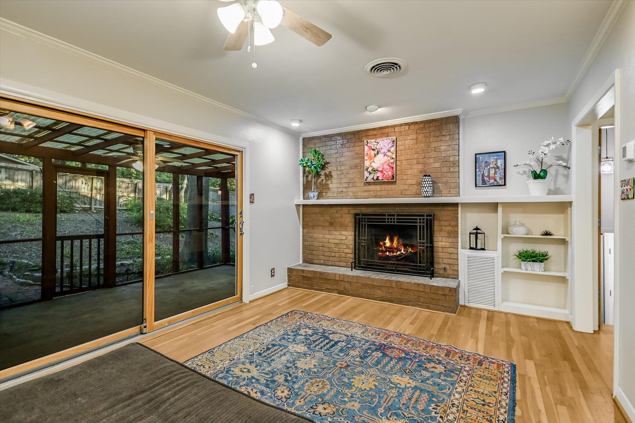 1113 BLUEBONNET LN