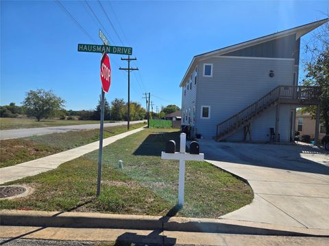 1300 Hausman Lockhart TX 78644