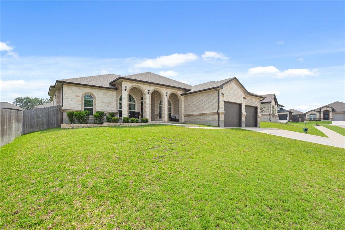 8302 Ginny LN