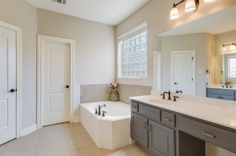 Tiny photo for 11316 Woodland Hills TRL, Austin, TX 78732 (MLS # 5377638)