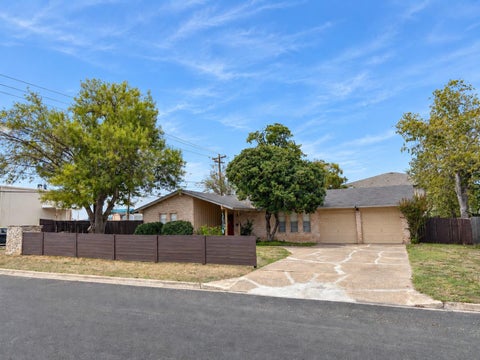Photo of 8900 Pointer LN, Austin, TX 78758 (MLS # 7535065)