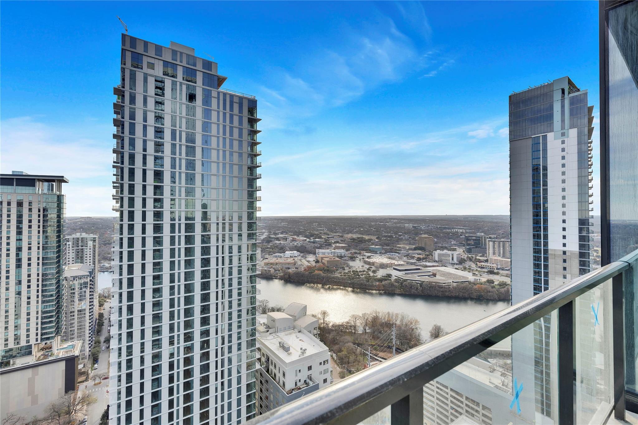 610 Davis ST 3701