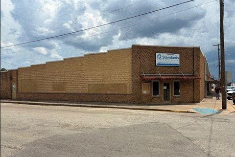 Photo of 111 W 2nd ST, Cameron, TX 76520 (MLS # 7814891)