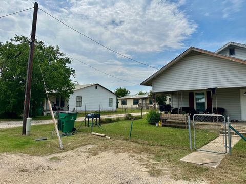 411 N Swenson ST 411 Falls City TX 78113