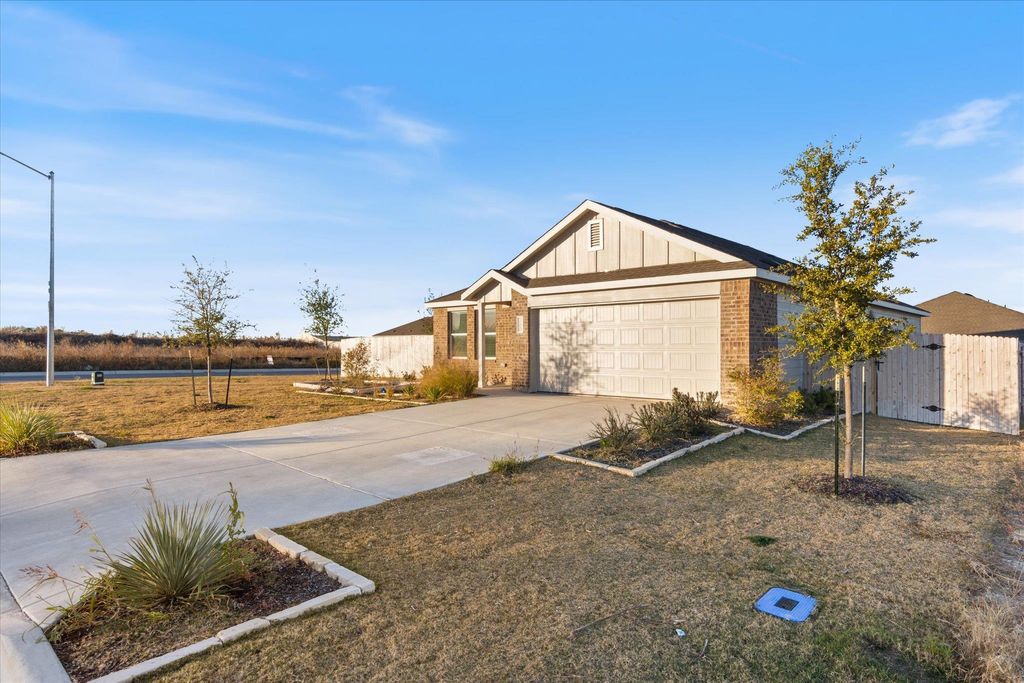 Photo of 1200 Canyon Turn DR, Troy, TX 76579 (MLS # 6660227)