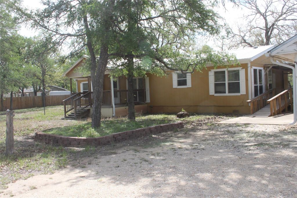Photo of 936 Fm 1185, Lockhart, TX 78644 (MLS # 6886260)