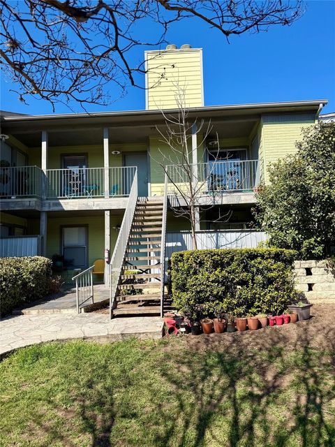 Photo of 3204 Menchaca RD #204, Austin, TX 78704 (MLS # 6273370)