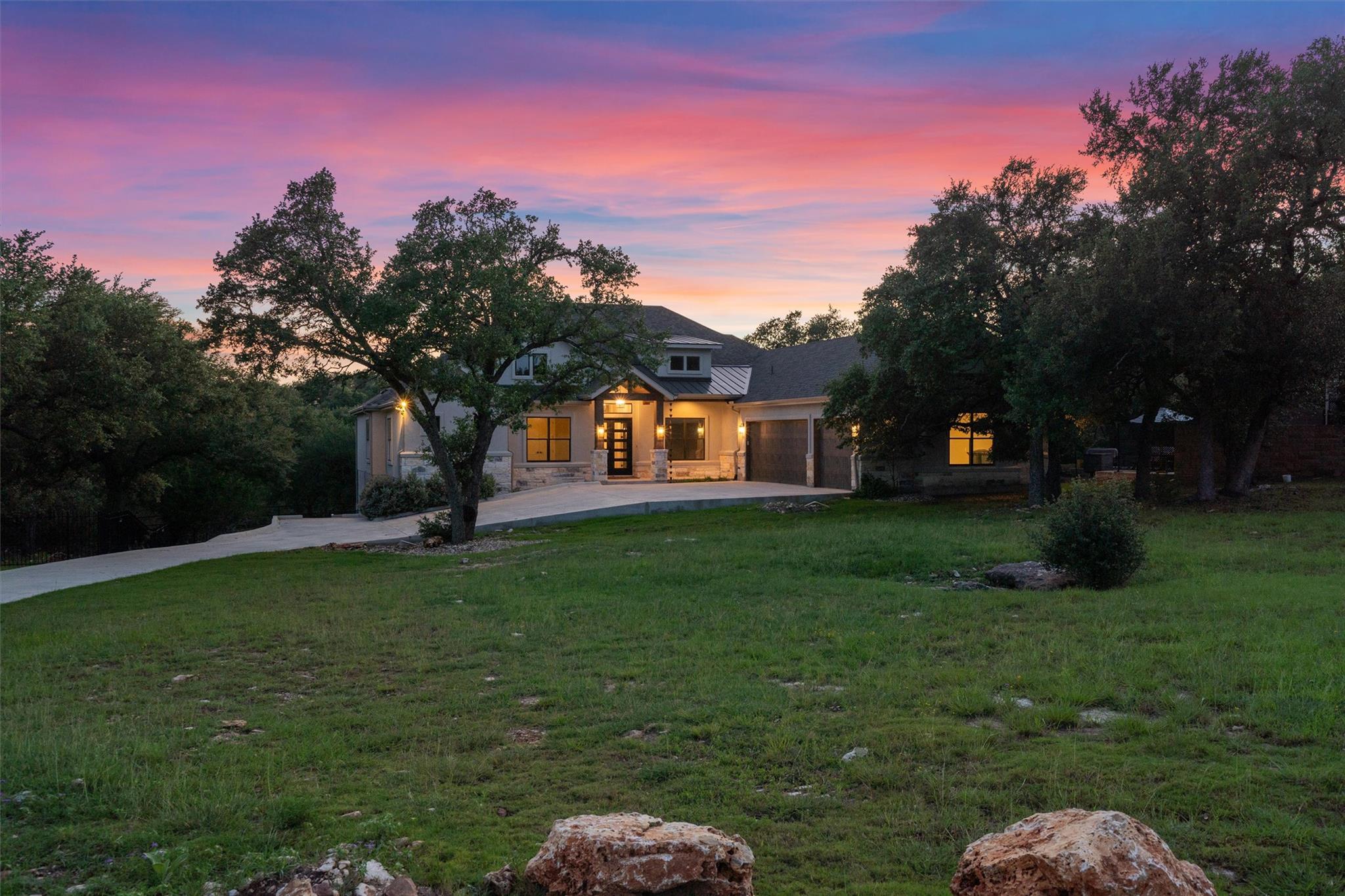 302 Highland Spring LN