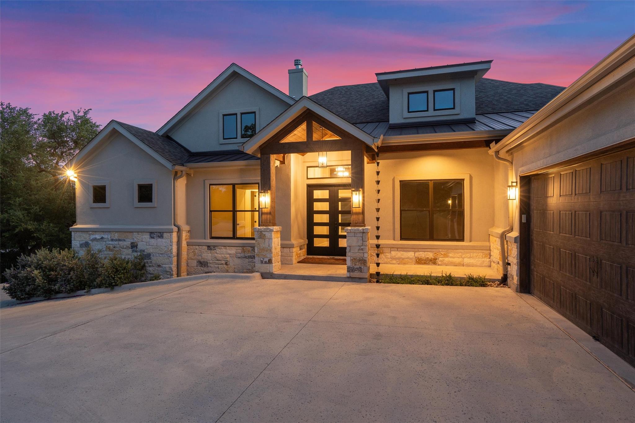 302 Highland Spring LN