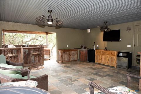 211 Cambridge DR New Braunfels TX 78132