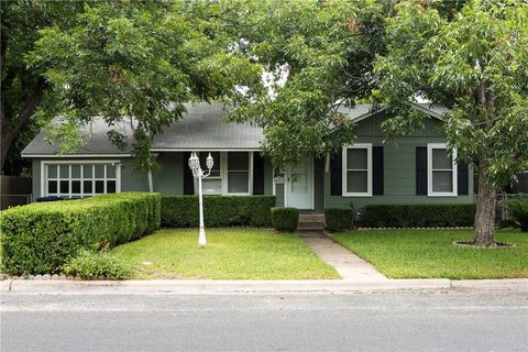 Photo of 6011 Sheridan Ave, Austin, TX 78723 (MLS # 9927106)
