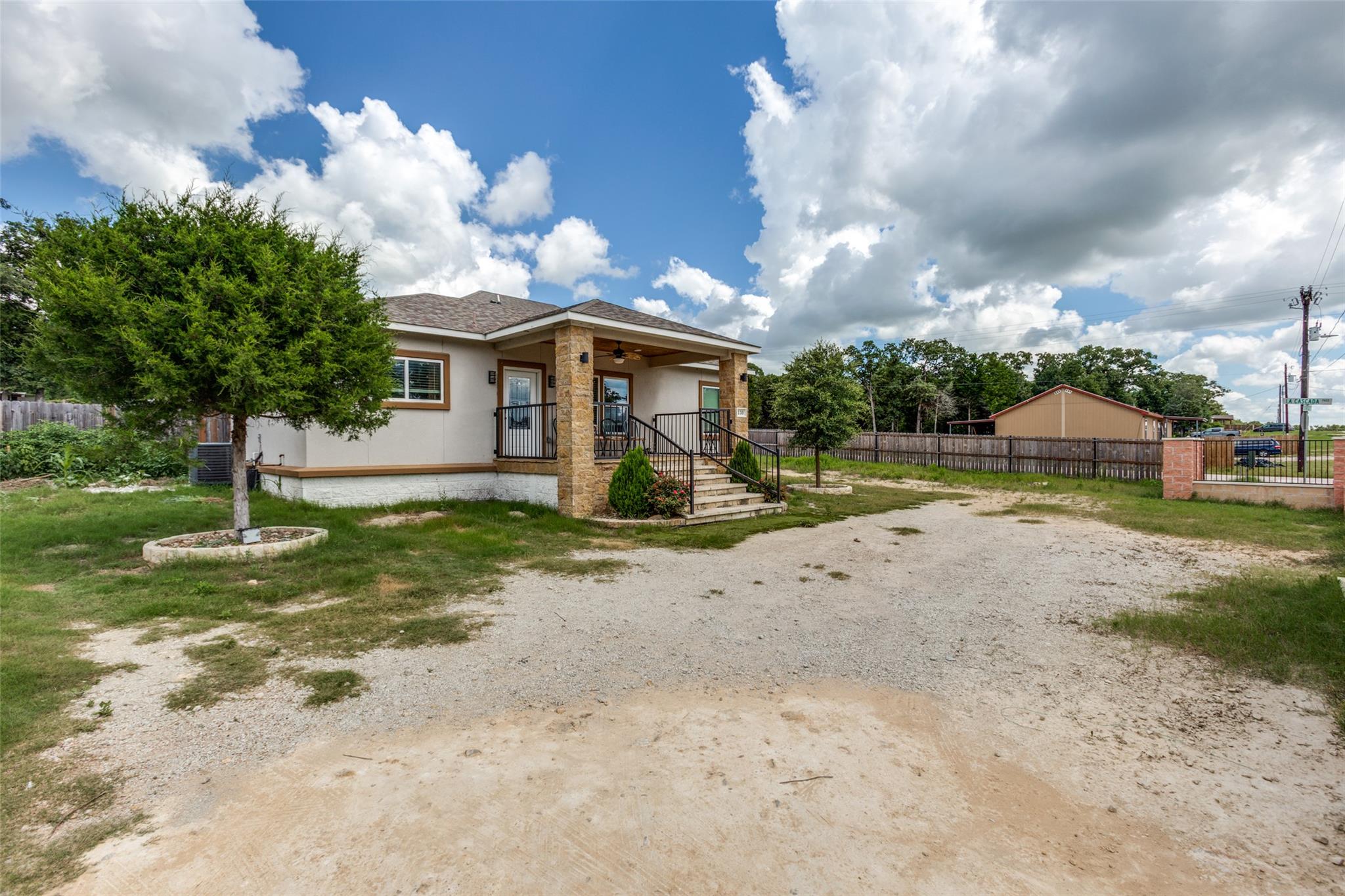 130 Los Arcos RD