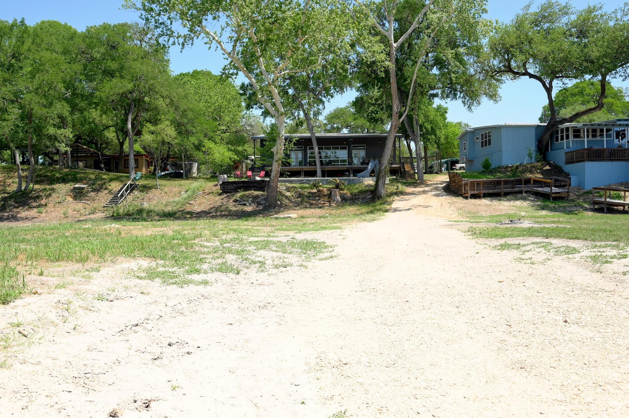 464 County Road 471