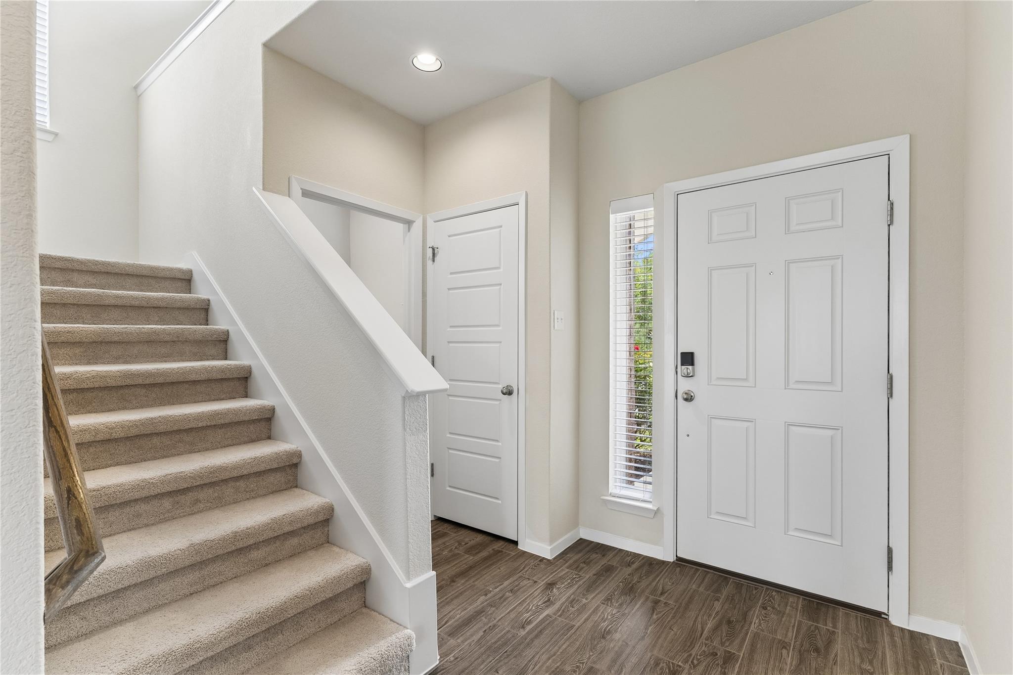 318 Schuylerville DR