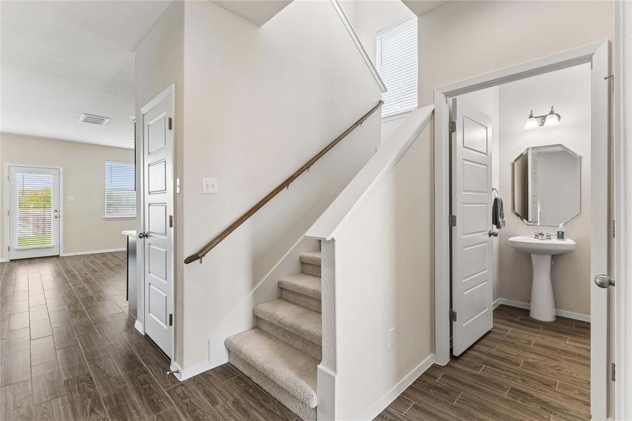 318 Schuylerville DR