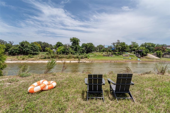 Photo 1 of 19 — 1424 Lakeshore DR N, Bandera, TX 78003