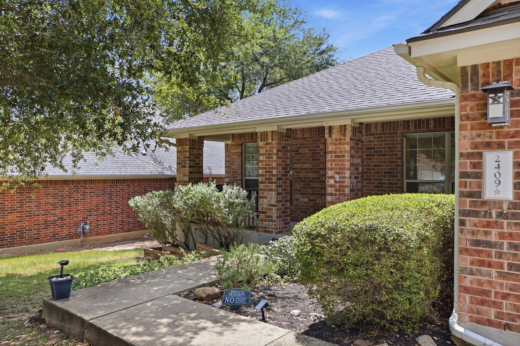 2409 Silver Spur LN