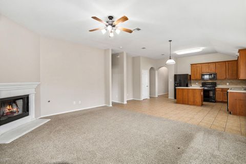 117 N Maplewood Kyle TX 78640