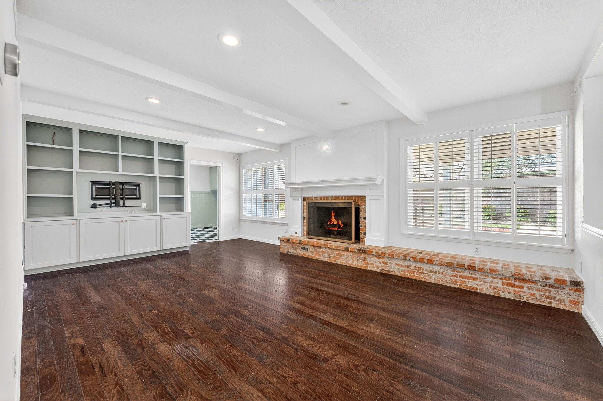 6101 Shadow Mountain DR