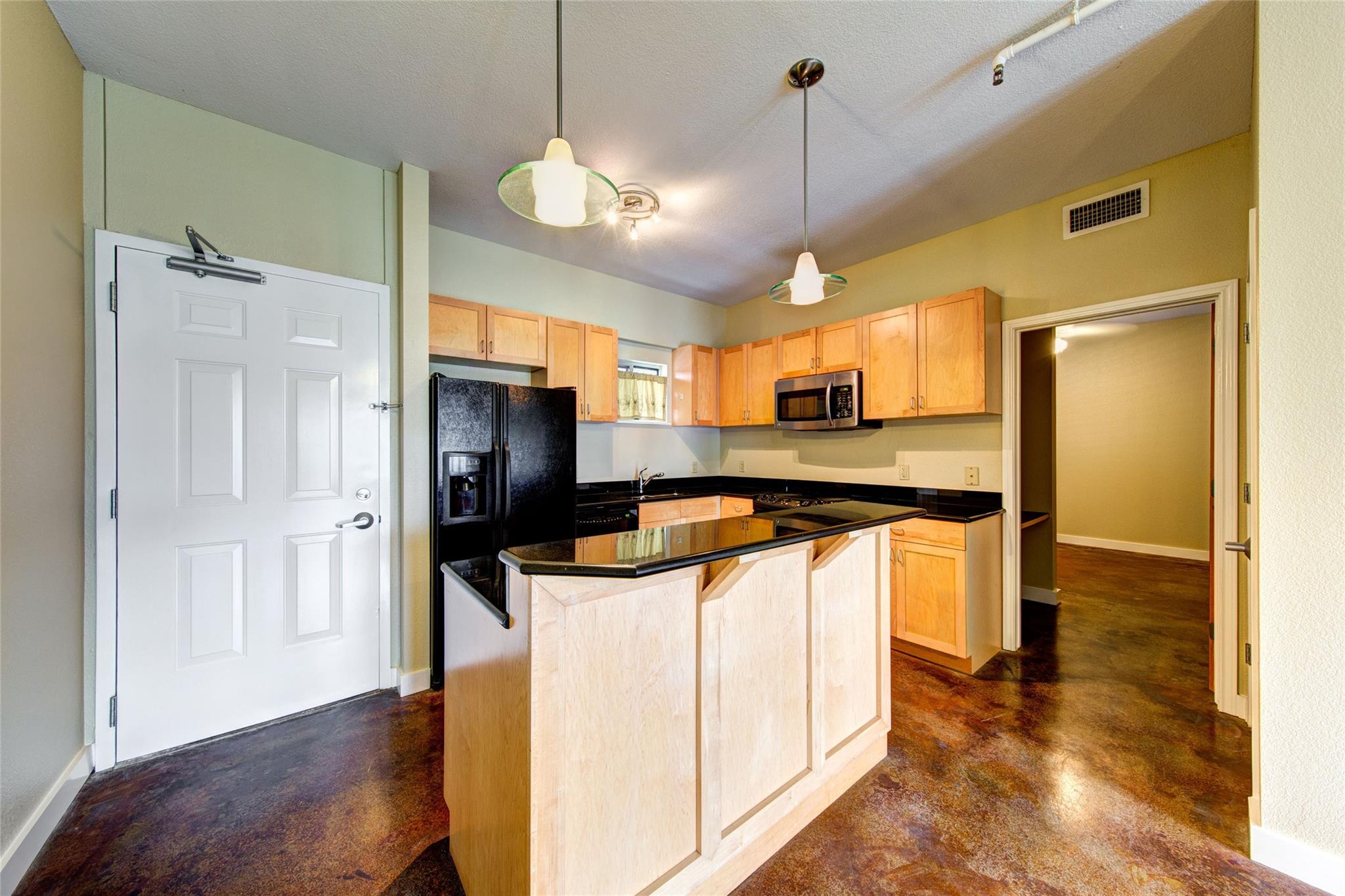 711 W 26th ST 504
