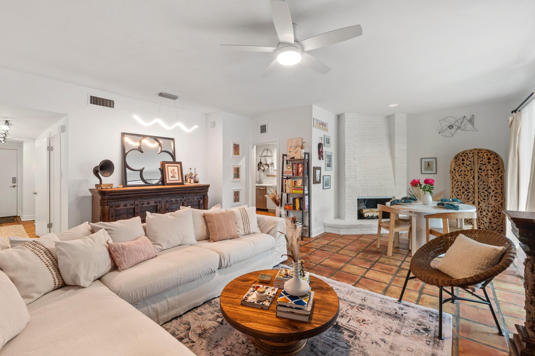 606 W Lynn ST 13
