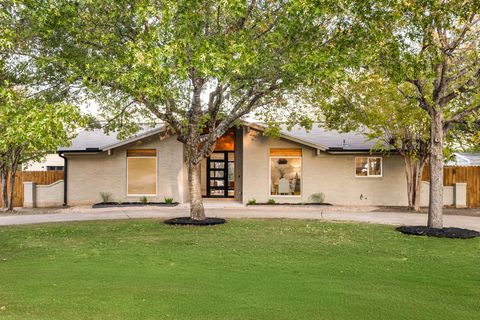 Photo of 10111 Rocking Horse RD, Austin, TX 78748 (MLS # 9352238)