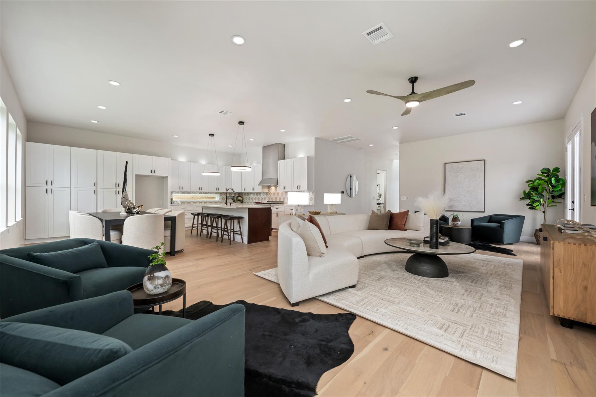 1004 Karen Ave