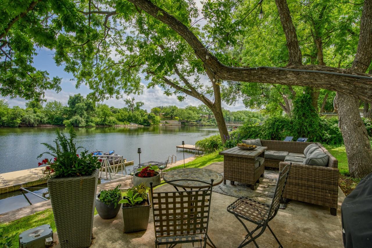 1130 Long Mountain DR