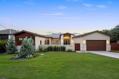 Tiny photo for 19509 INVERNESS DR, Spicewood, TX 78669 (MLS # 7490574)