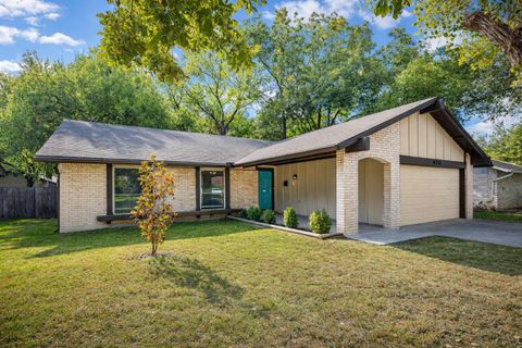 Photo of 9215 Hunters TRCE E, Austin, TX 78758 (MLS # 7638005)