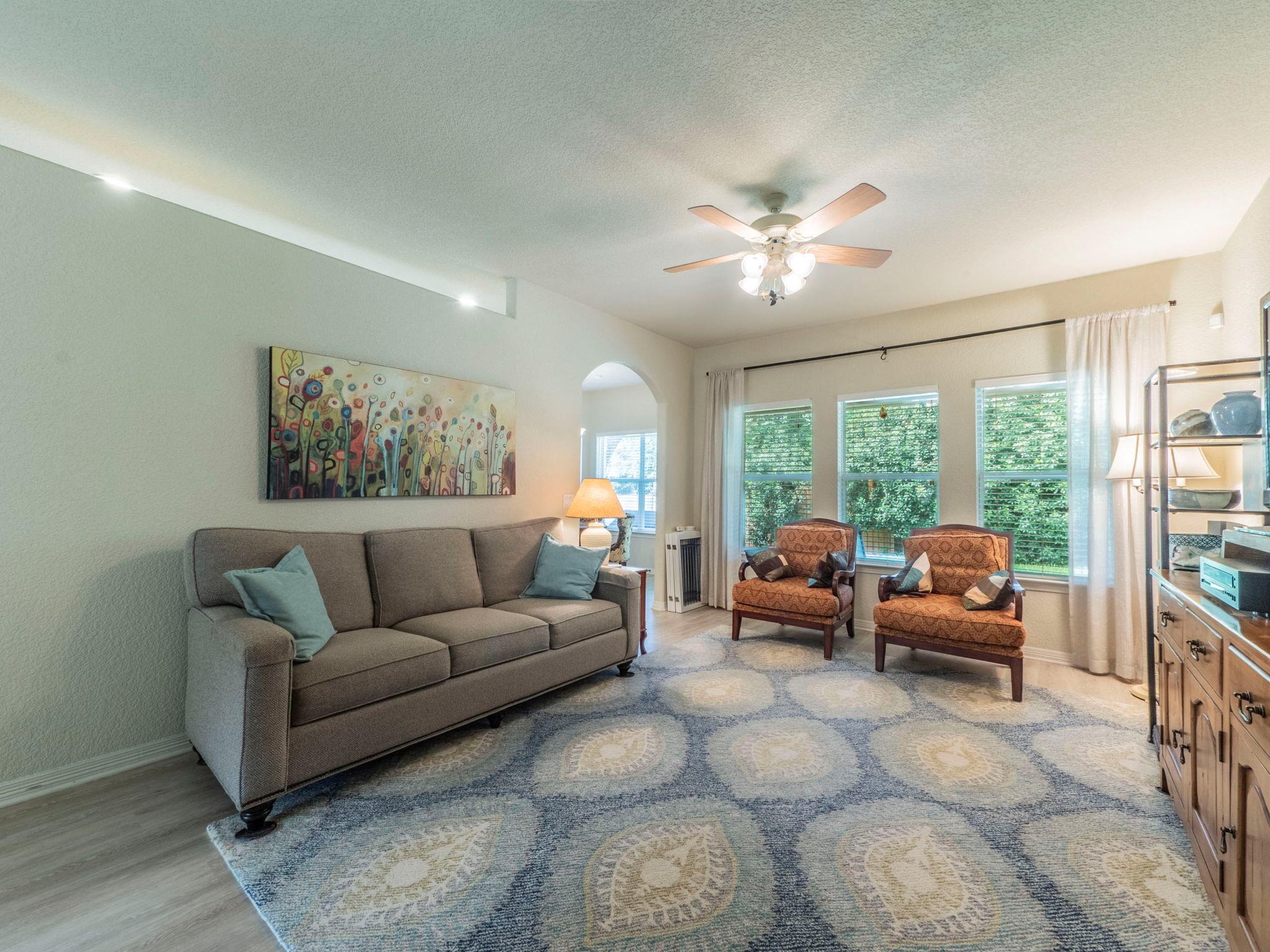 123 SABINE DR