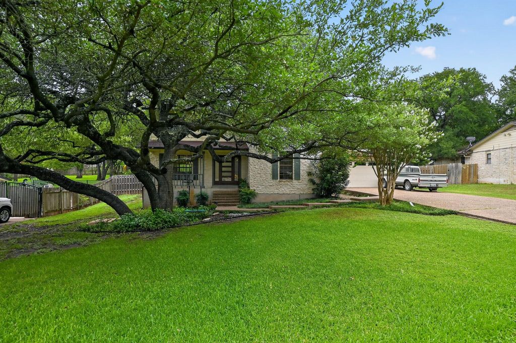 Photo of 1903 Holly Hill DR, Austin, TX 78746 (MLS # 5517962)