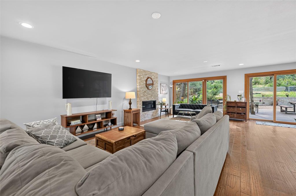 Photo of 1903 Holly Hill DR, Austin, TX 78746 (MLS # 5517962)