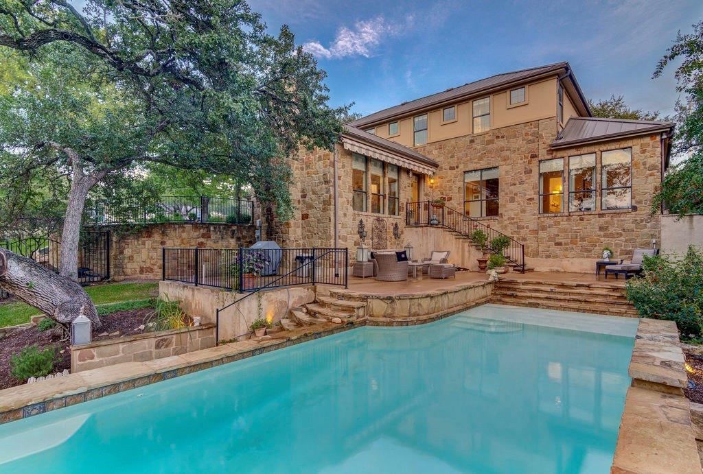 303 ROLLING GREEN DR