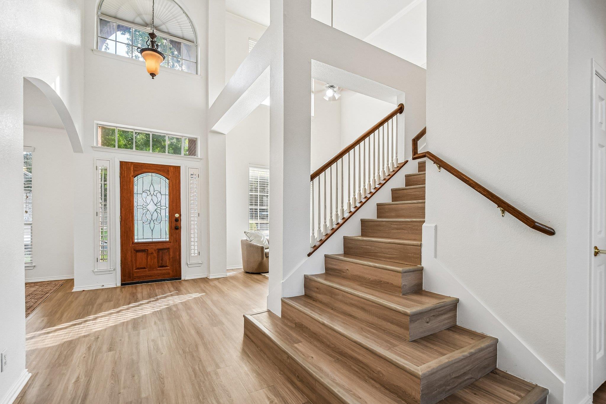 4002 Lord Byron CIR