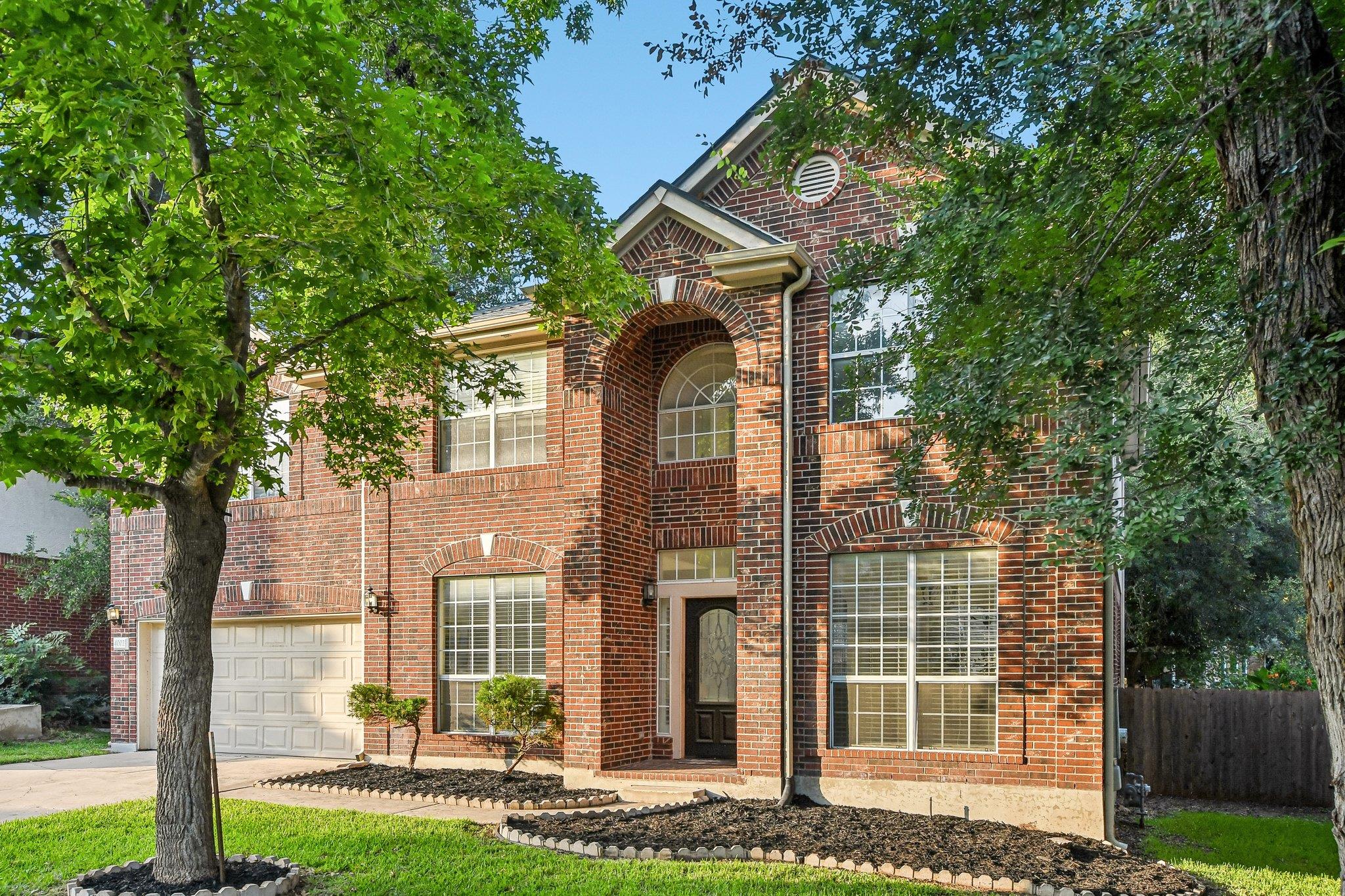 4002 Lord Byron CIR