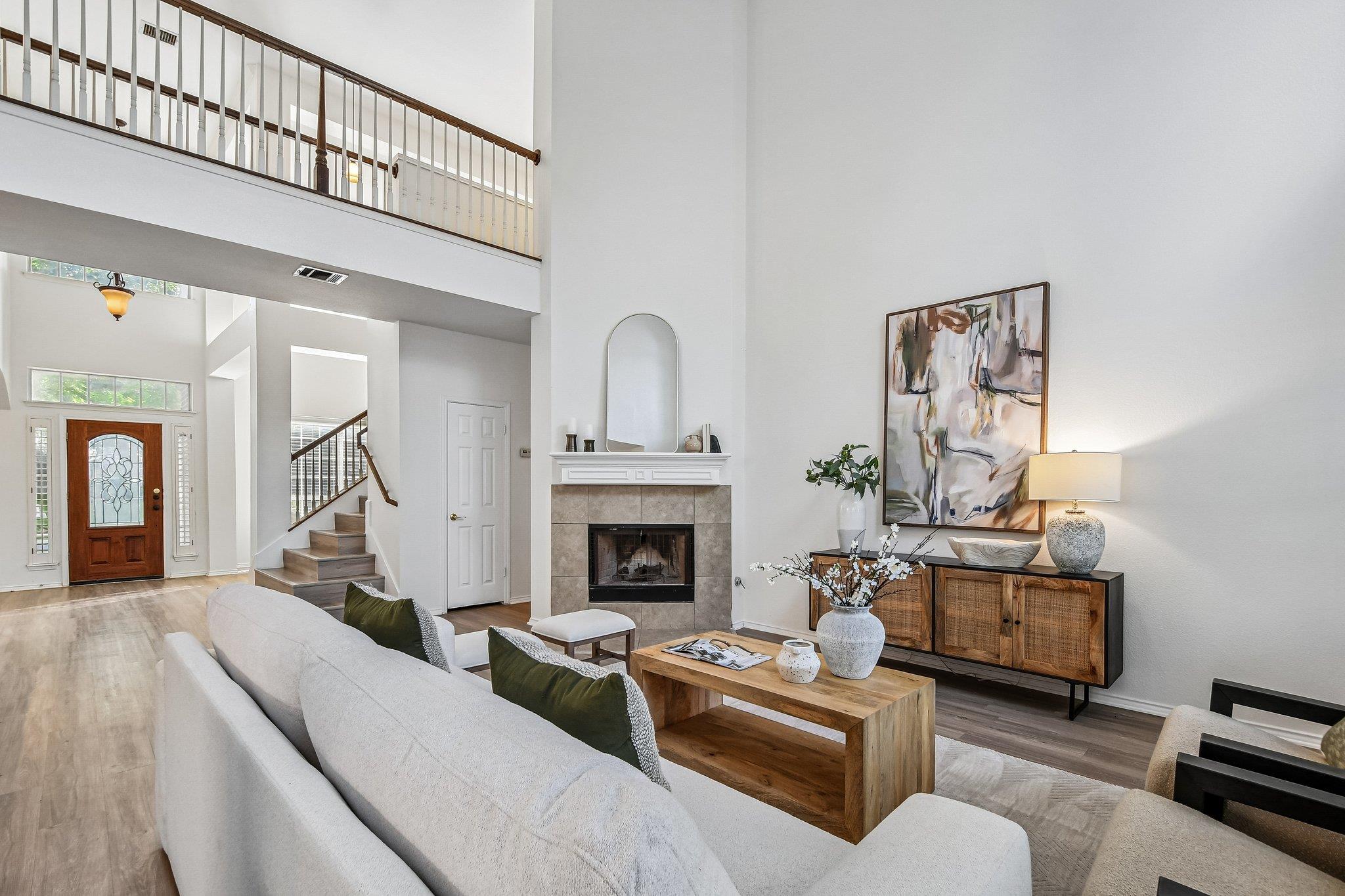 4002 Lord Byron CIR