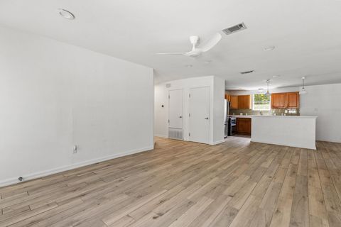 Tiny photo for 5307 Ledesma RD, Austin, TX 78721 (MLS # 2060197)