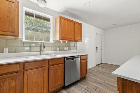 Tiny photo for 5307 Ledesma RD, Austin, TX 78721 (MLS # 2060197)