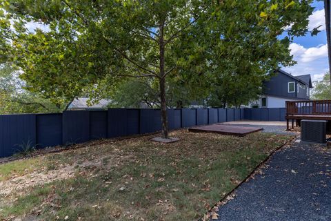 Tiny photo for 5307 Ledesma RD, Austin, TX 78721 (MLS # 2060197)