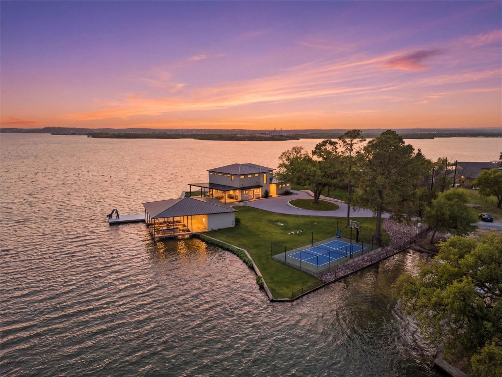Photo of 421 Hillview DR, Granite Shoals, TX 78654 (MLS # 1903274)