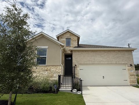 1028 Stonehill DR Georgetown TX 78633