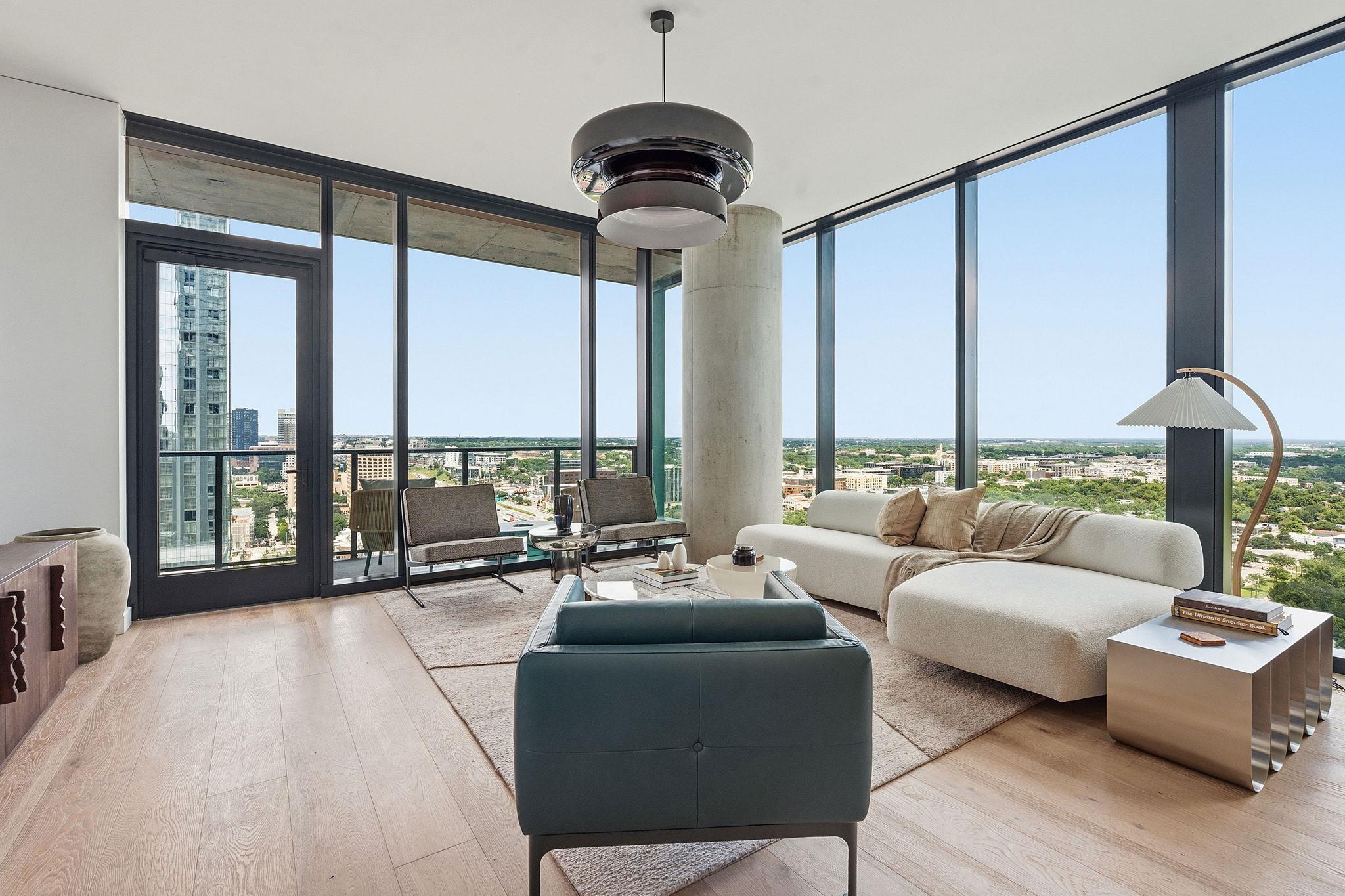 610 Davis ST 2112