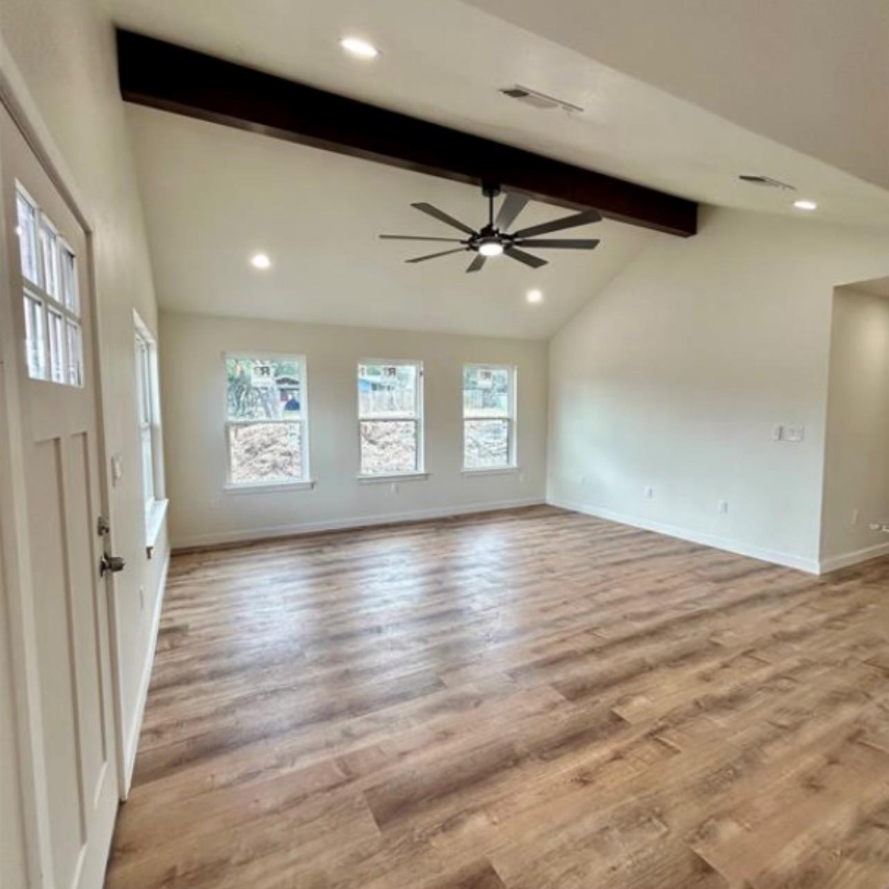 1127 Greenhill DR