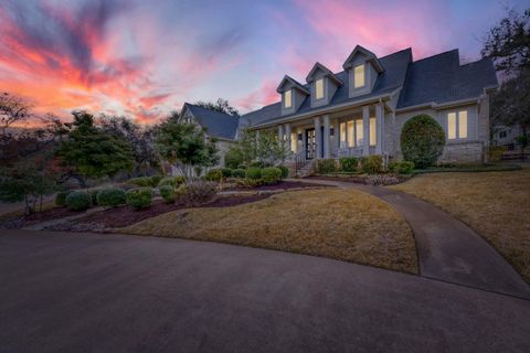 Photo of 18 Ehrlich RD, Austin, TX 78746 (MLS # 2157610)