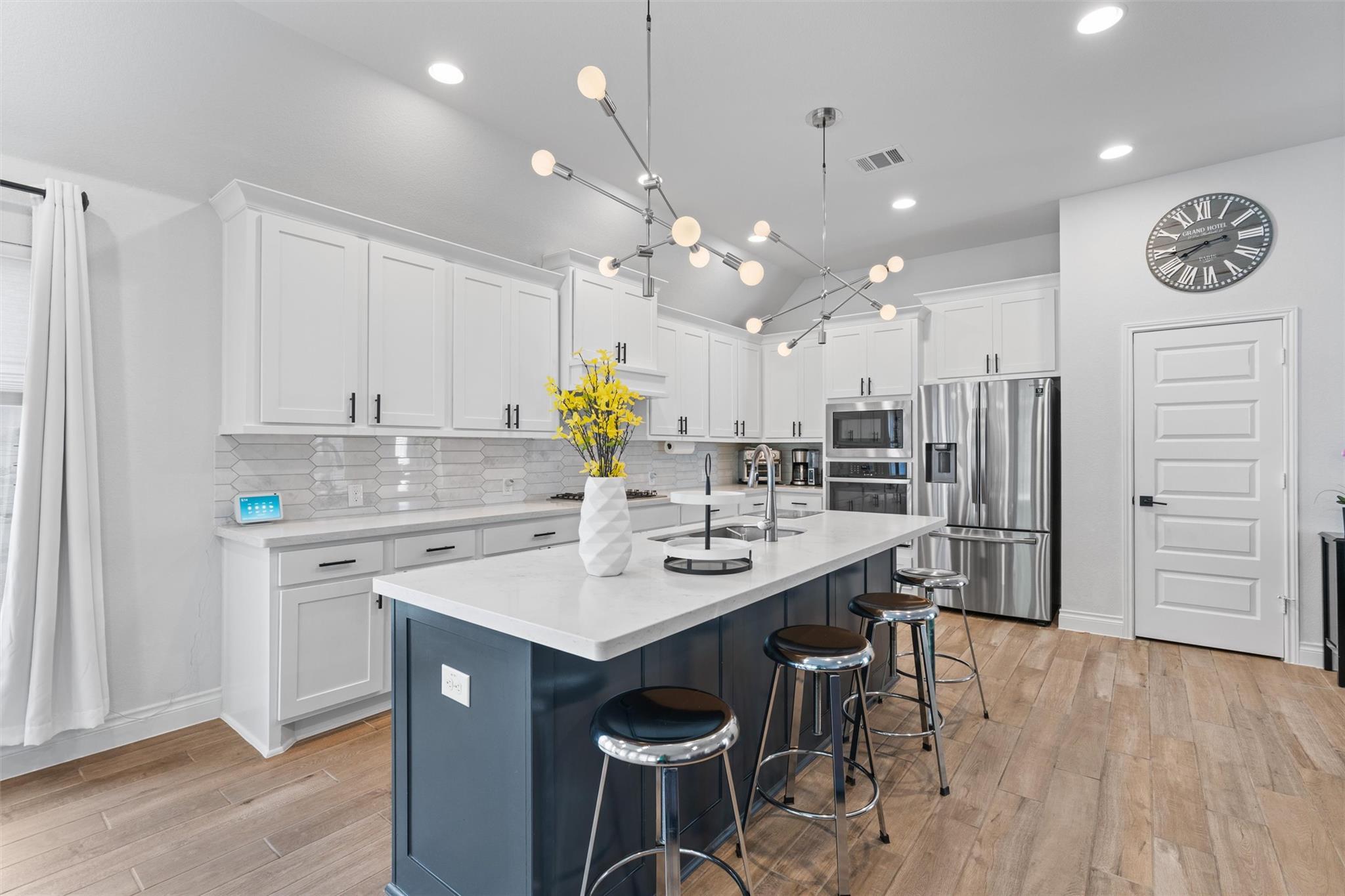 1101 Round Mountain PASS