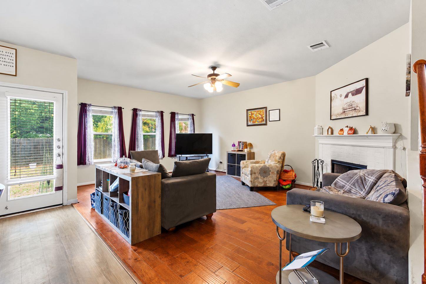 904 Elmwood DR